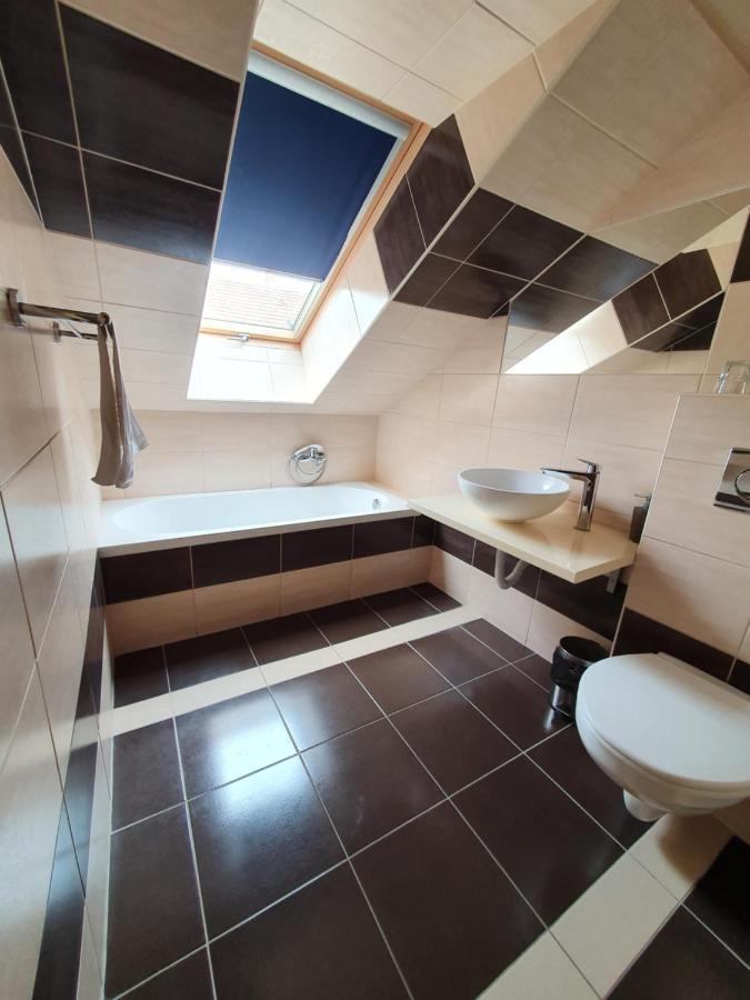 Wolf Apartman101, Wolf Apartman 102 Hotel Sárvár Esterno foto